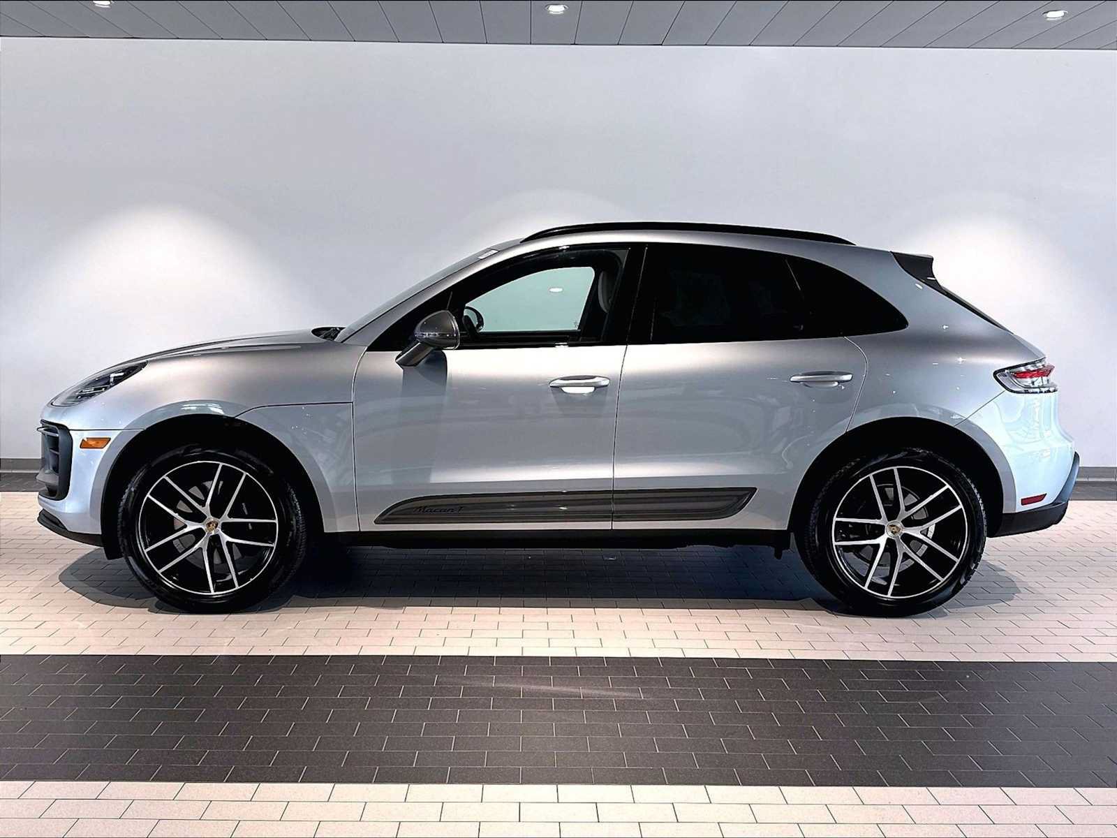 Used 2026 Porsche Macan Turbo AWD/4WD image 2