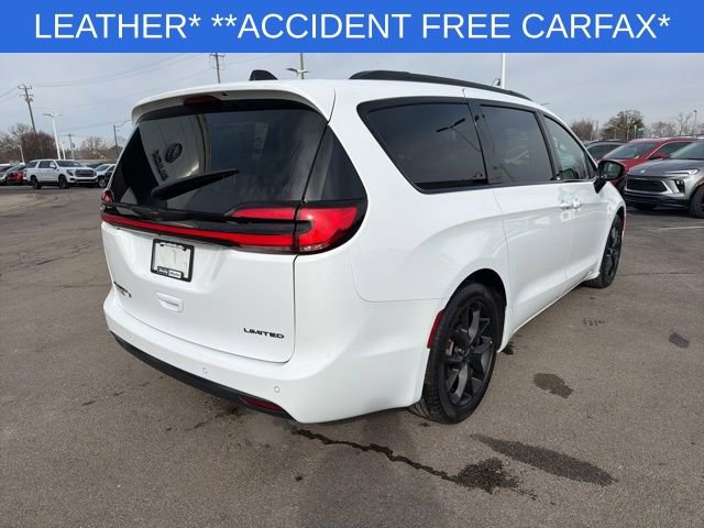 Used 2025 Chrysler Pacifica Limited image 12