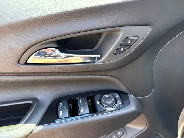 Used 2024 Chevrolet Equinox Premier AWD/4WD image 15