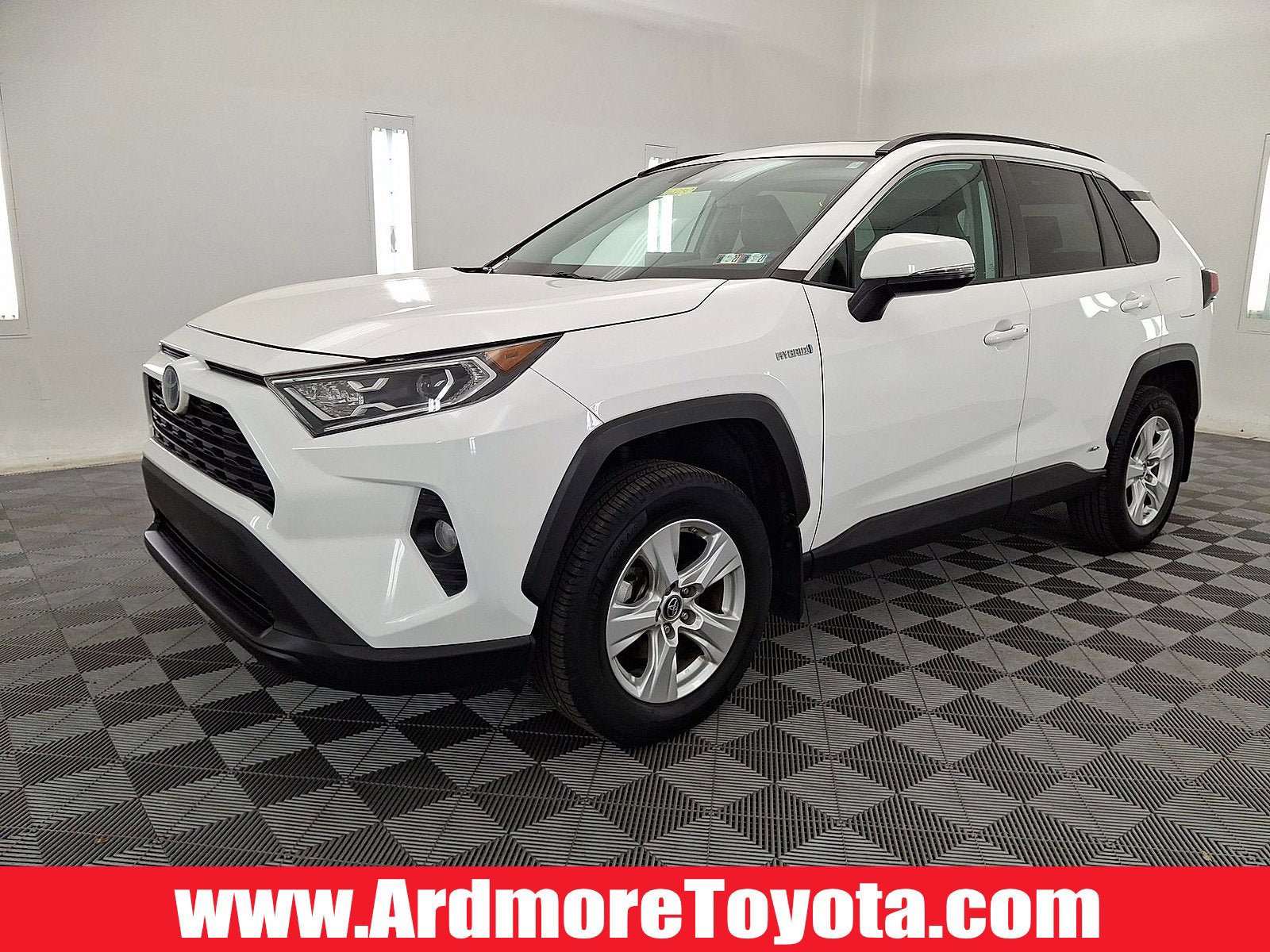 Certified 2019 Toyota RAV4 XLE w/ Carpet Mat Package AWD/4WD image 1