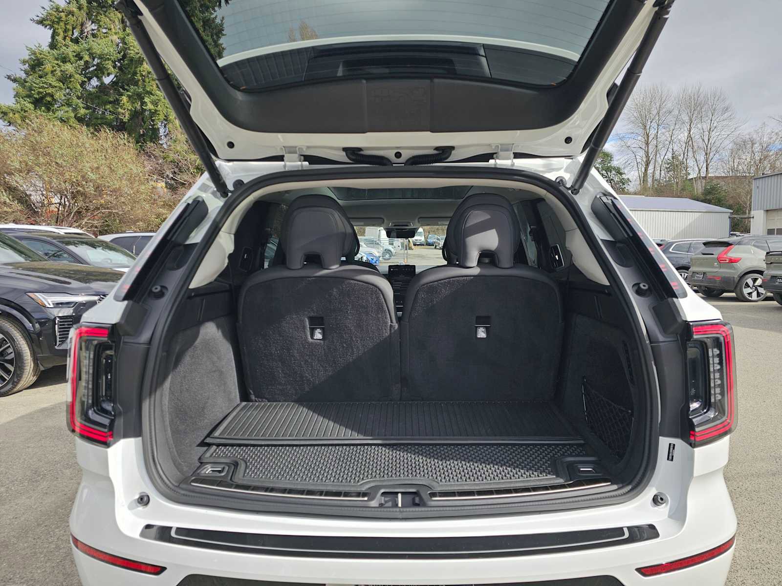 Certified 2025 Volvo EX90 Ultra image 17