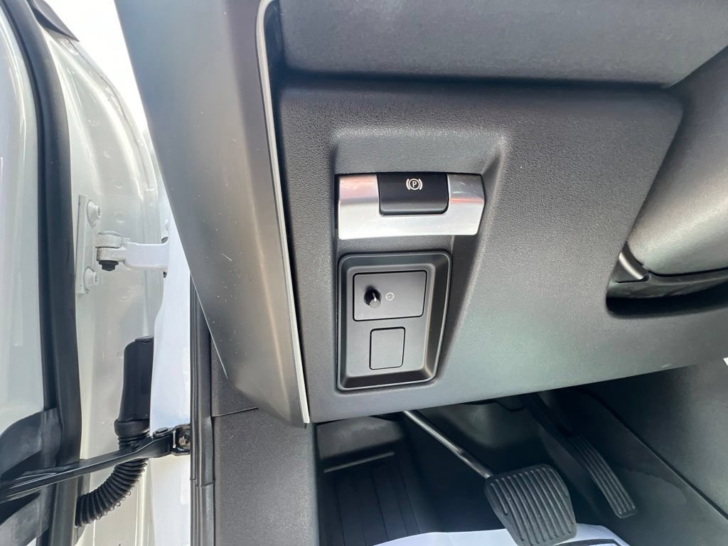 Used 2020 Land Rover Defender 110 SE AWD/4WD image 35