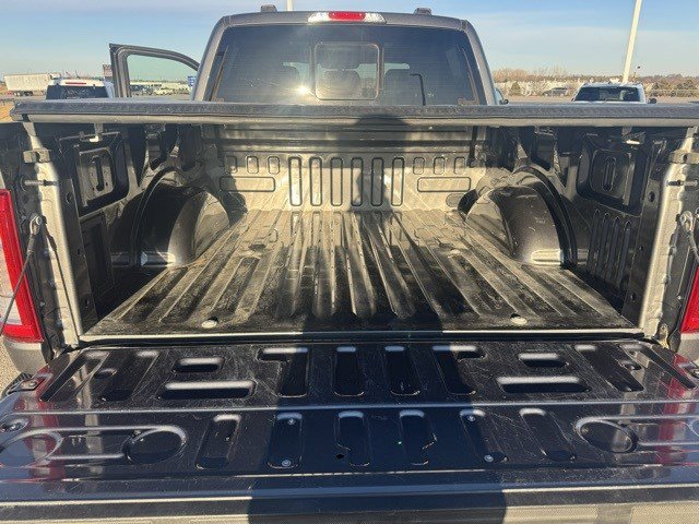 Used 2022 Ford F150 Lariat w/ Equipment Group 502A High image 32