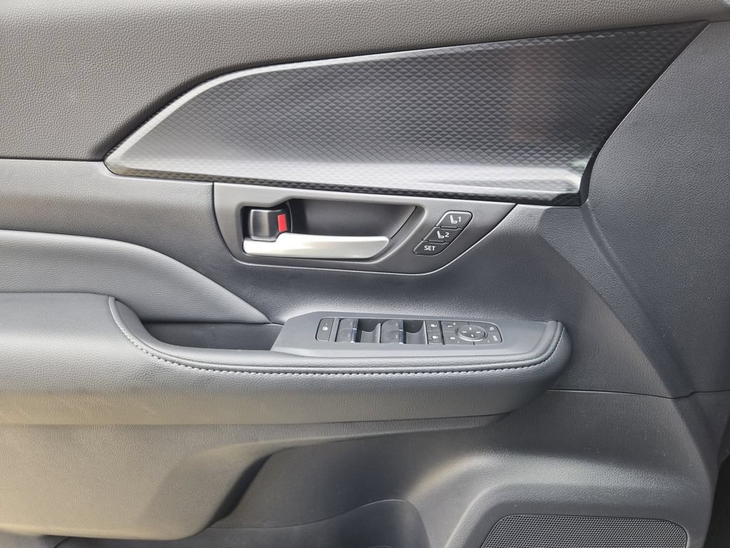New 2026 Toyota Grand Highlander AWD Hybrid image 17