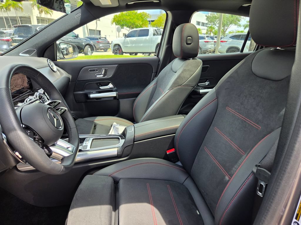 Used 2025 Mercedes-Benz GLA 35 AMG 4MATIC w/ Exclusive Trim Package image 20