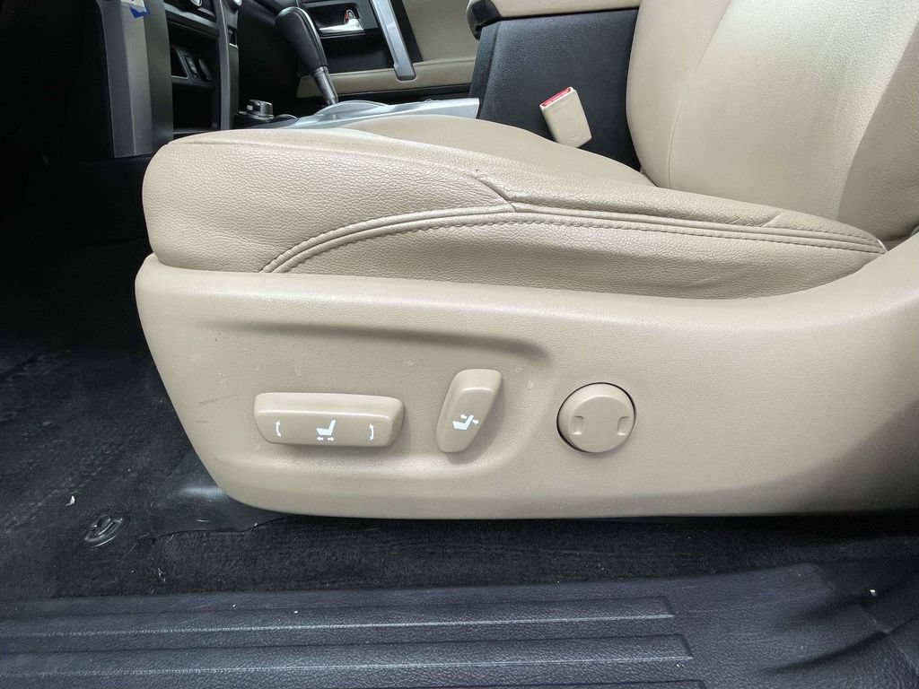Used 2019 Toyota 4Runner SR5 Premium AWD/4WD image 21