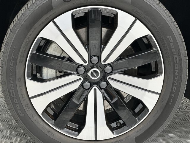 Certified 2023 Volvo C40 Recharge Core AWD/4WD image 10