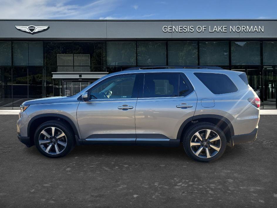 Used 2025 Honda Pilot Elite image 7