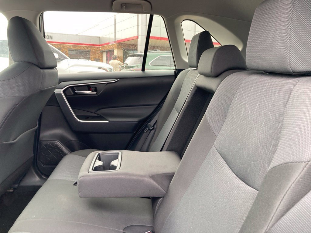 Certified 2025 Toyota RAV4 XLE FWD image 9