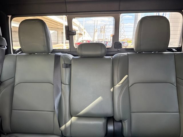 Used 2025 Jeep Gladiator Mojave AWD/4WD image 11