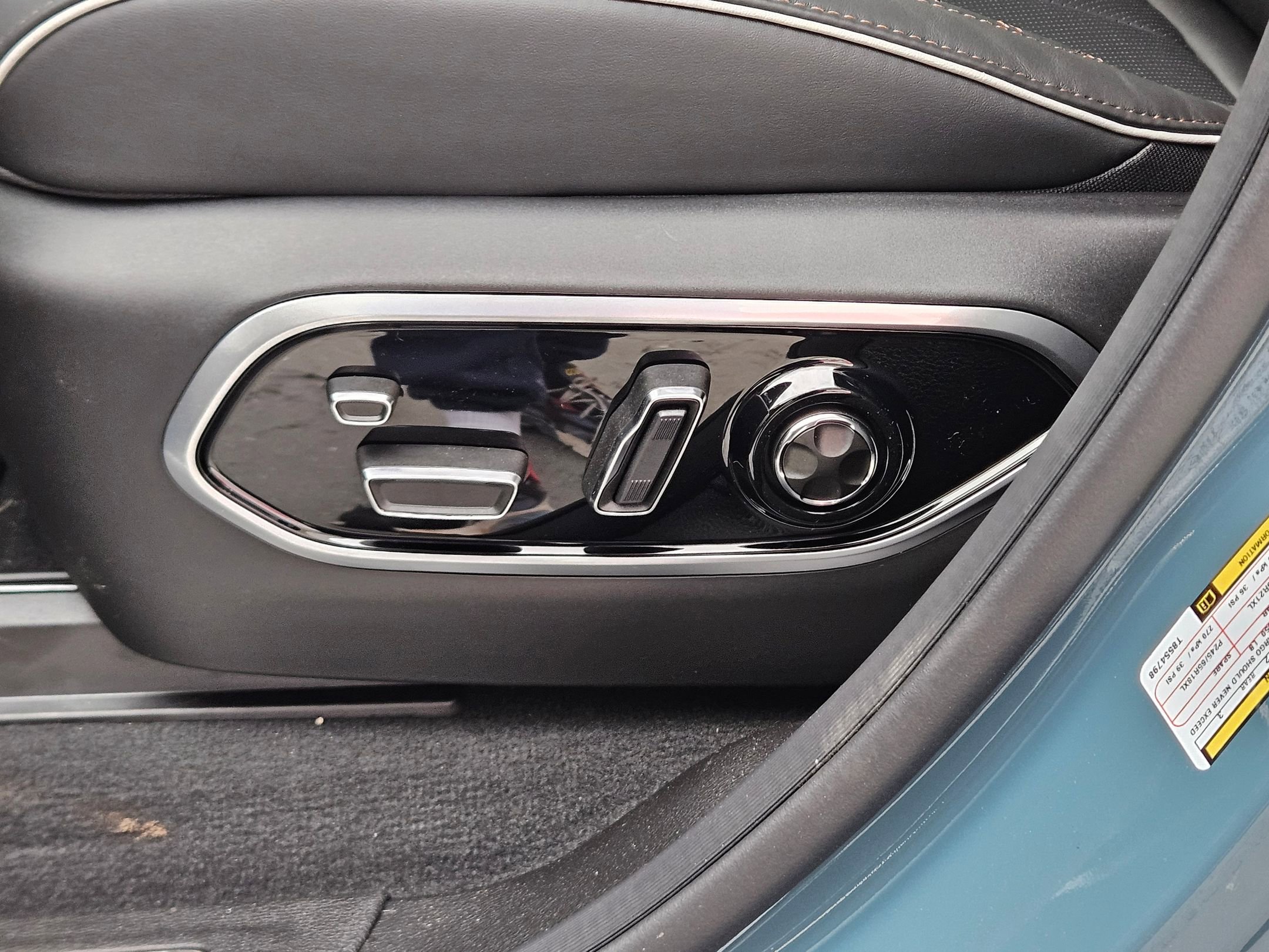 New 2026 Jeep Grand Cherokee Summit image 19