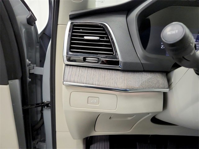 Used 2024 Volvo XC90 B5 Plus image 29