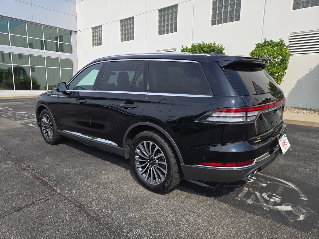 Used 2024 Lincoln Aviator Reserve AWD/4WD image 4