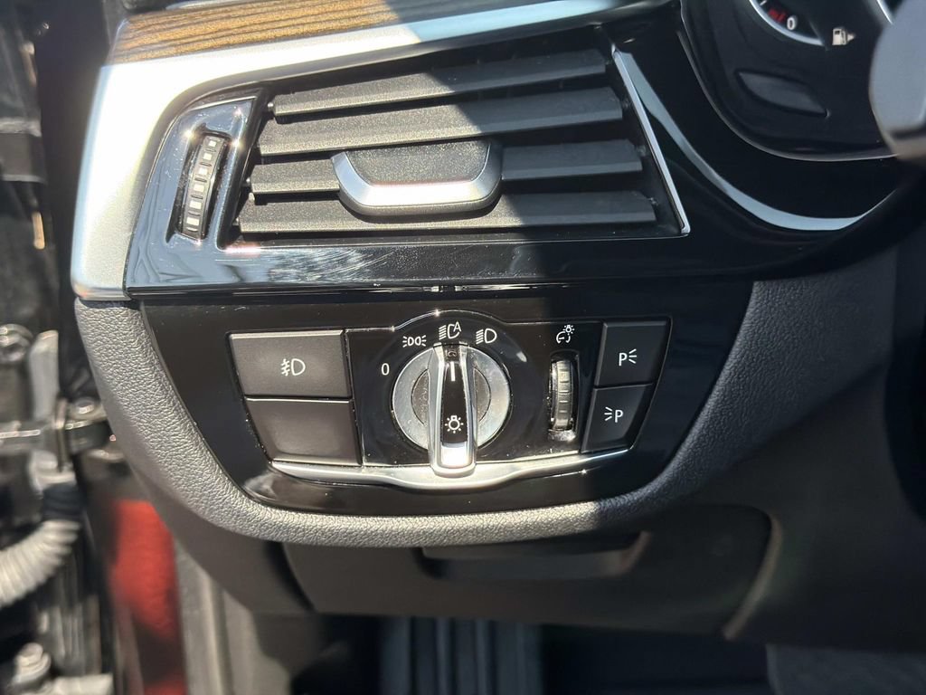 Used 2018 BMW 530e RWD image 21