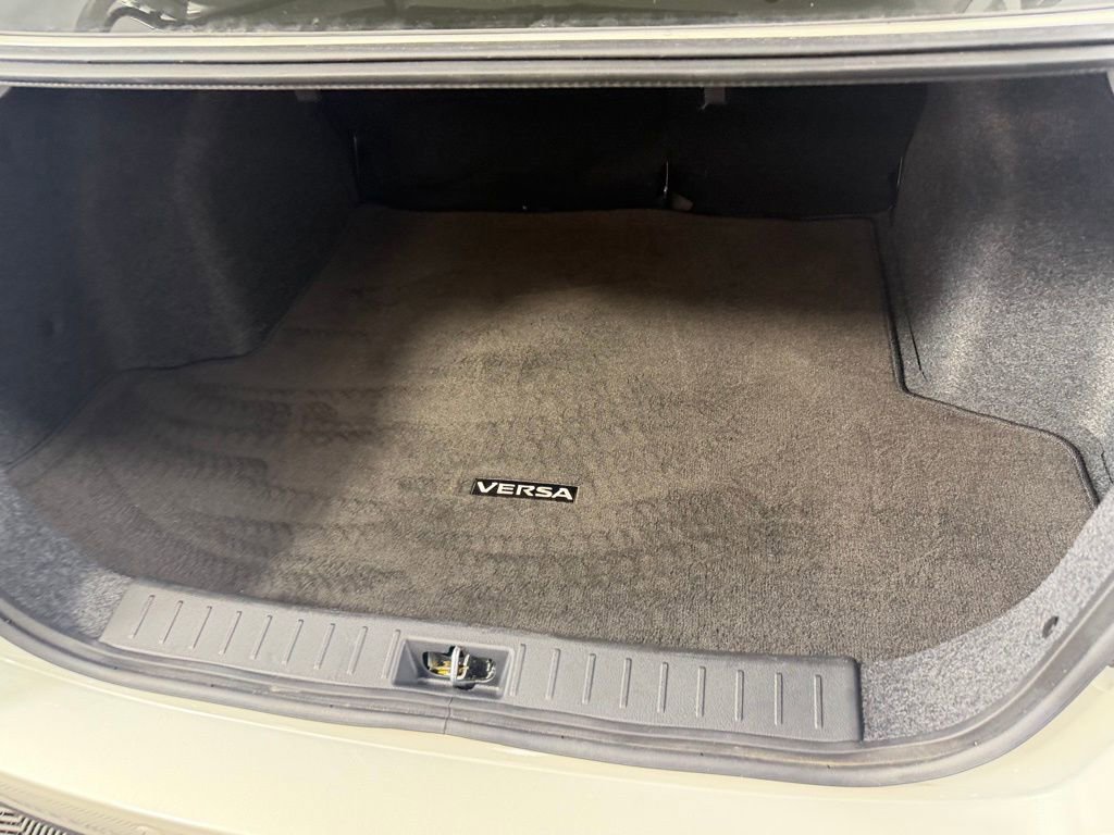 Used 2025 Nissan Versa SR w/ Trunk Package image 35