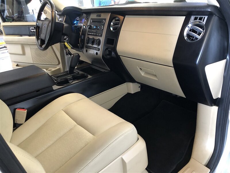 Used 2016 Ford Expedition XL AWD/4WD image 25