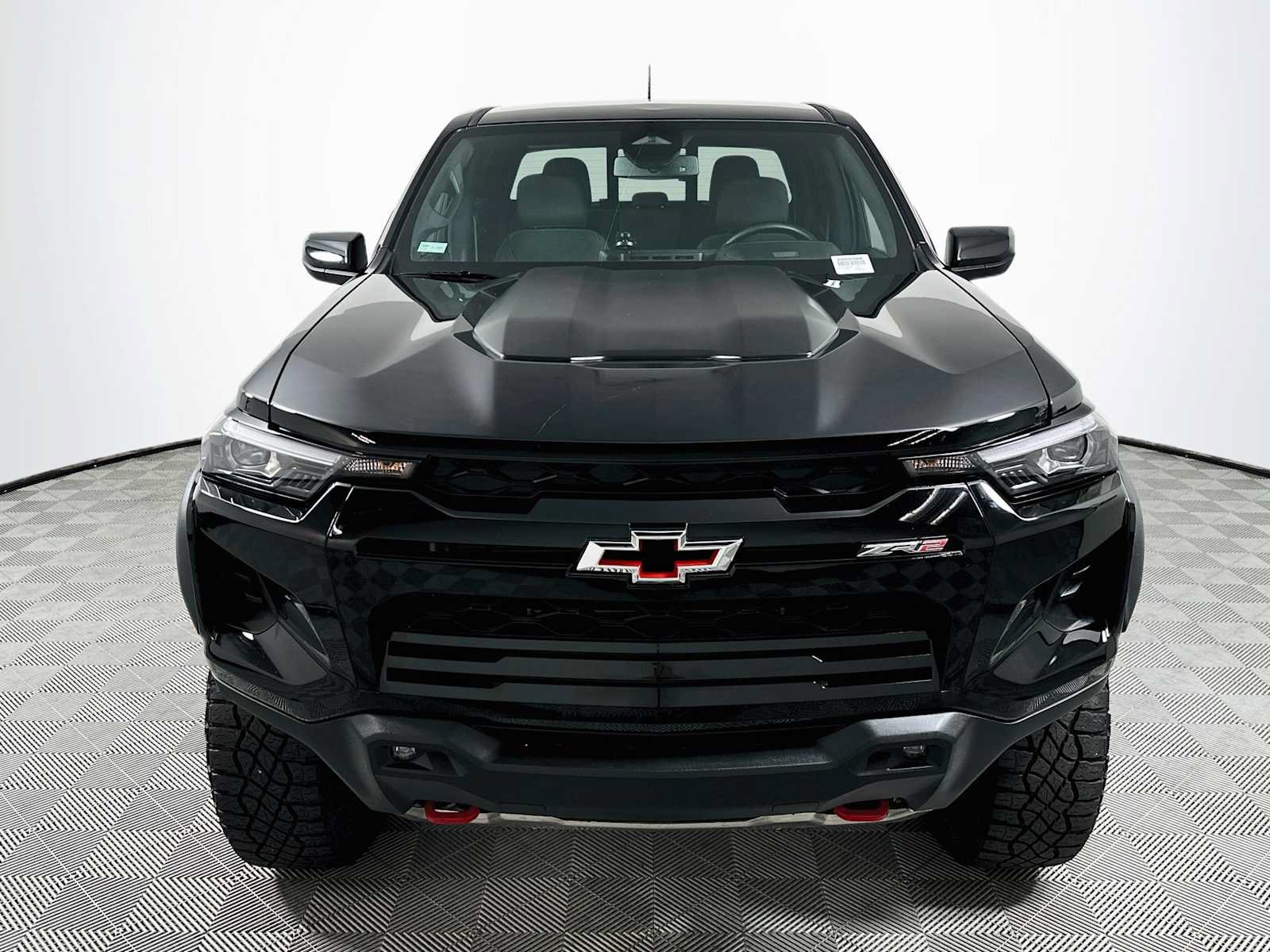 Used 2024 Chevrolet Colorado ZR2 w/ Safety Package AWD/4WD image 2