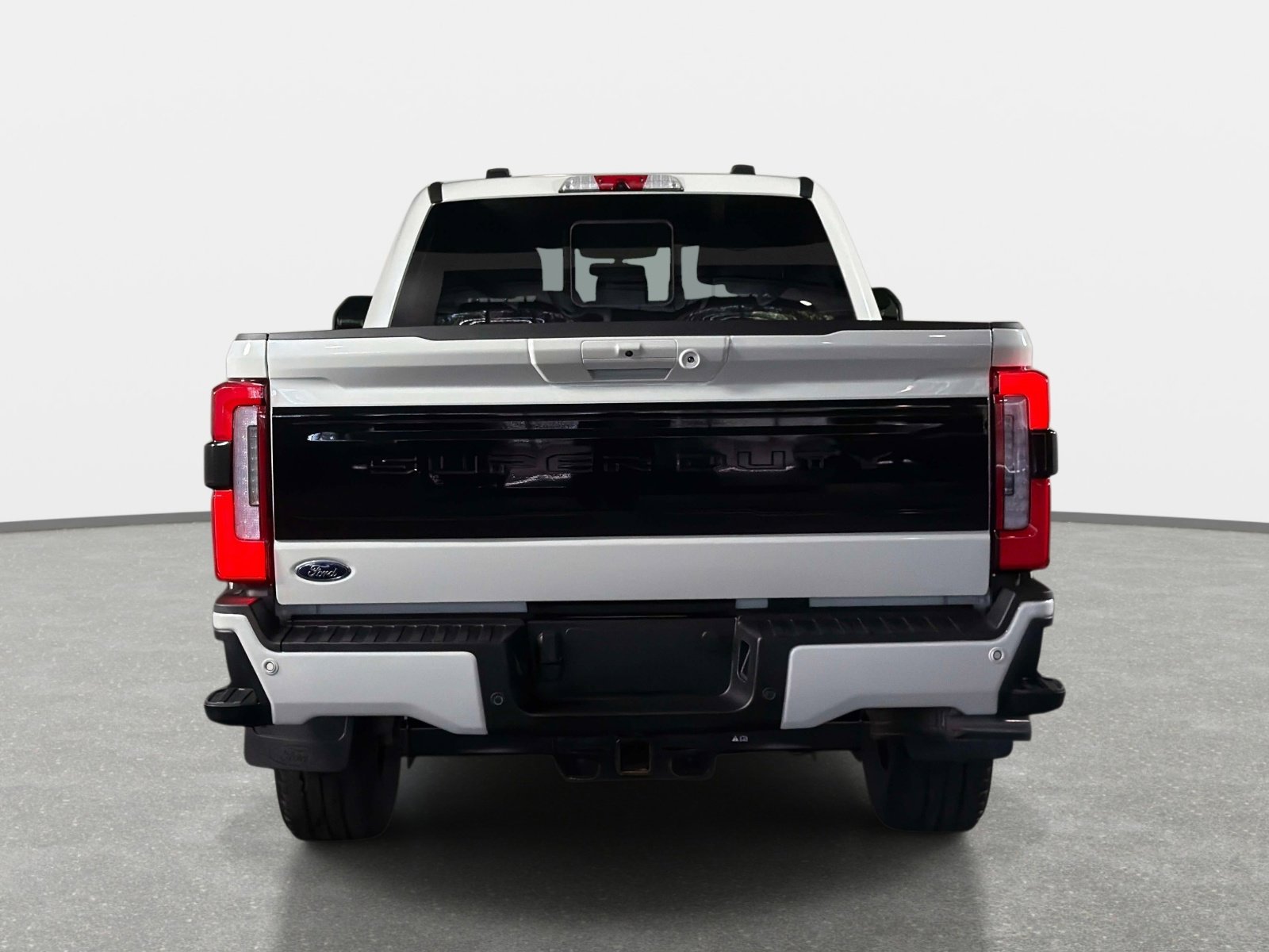 Used 2025 Ford F250 Platinum AWD/4WD image 4