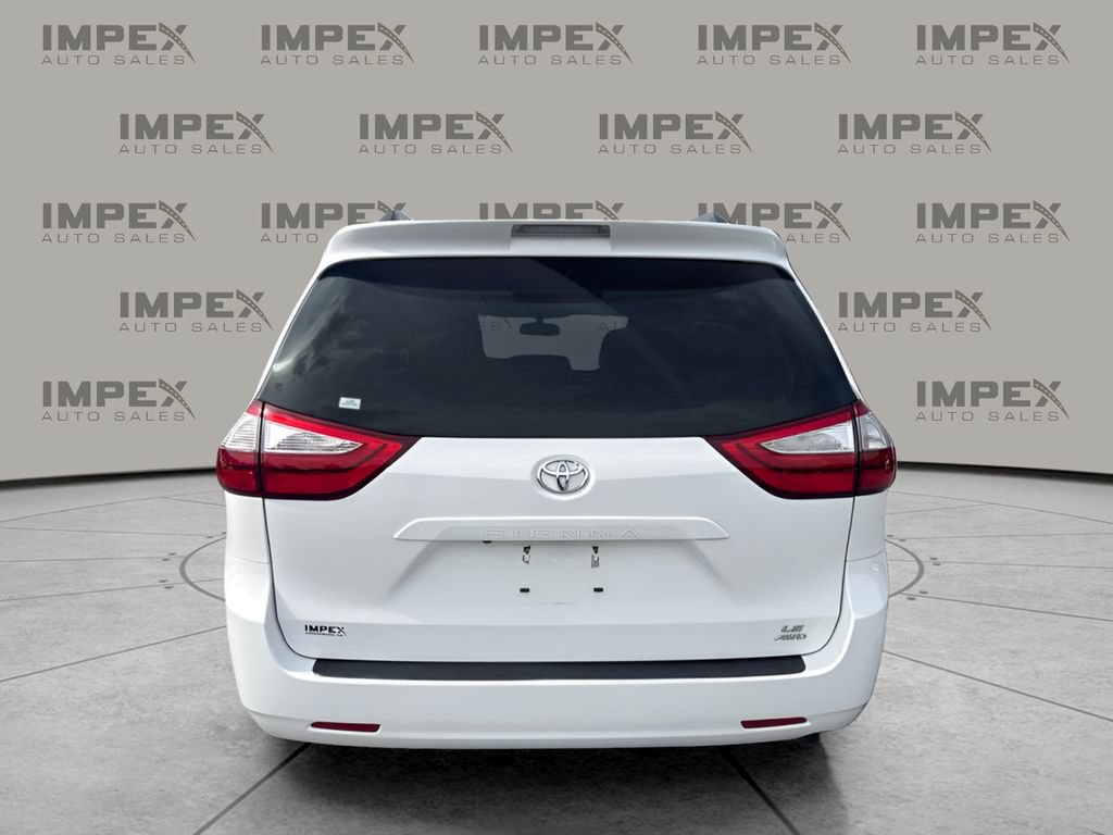 Used 2015 Toyota Sienna LE AWD/4WD image 4