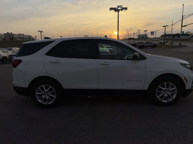 Used 2024 Chevrolet Equinox LS w/ LS Convenience Package image 10