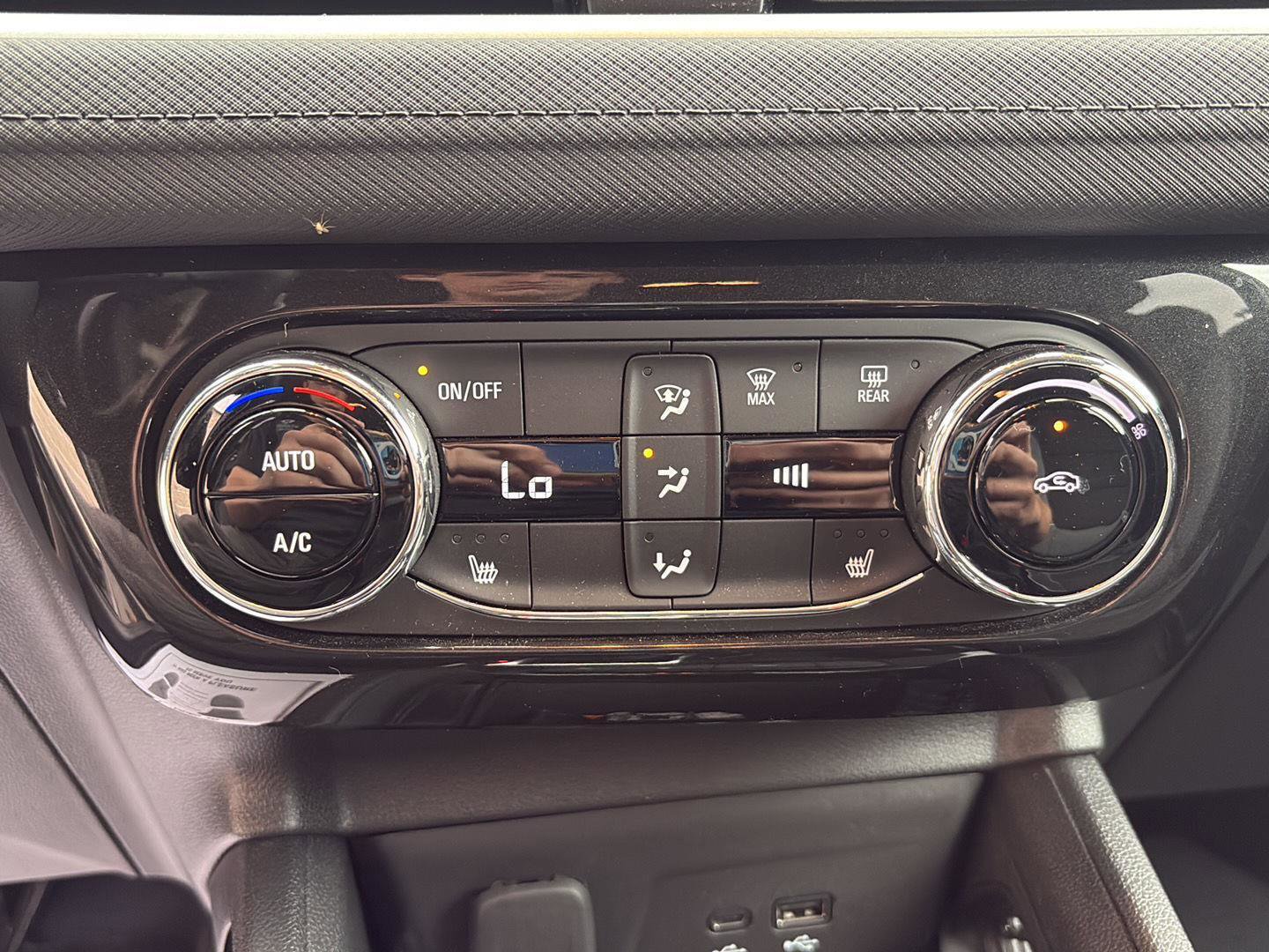 Used 2025 Chevrolet TrailBlazer LT w/ Convenience Package FWD image 15