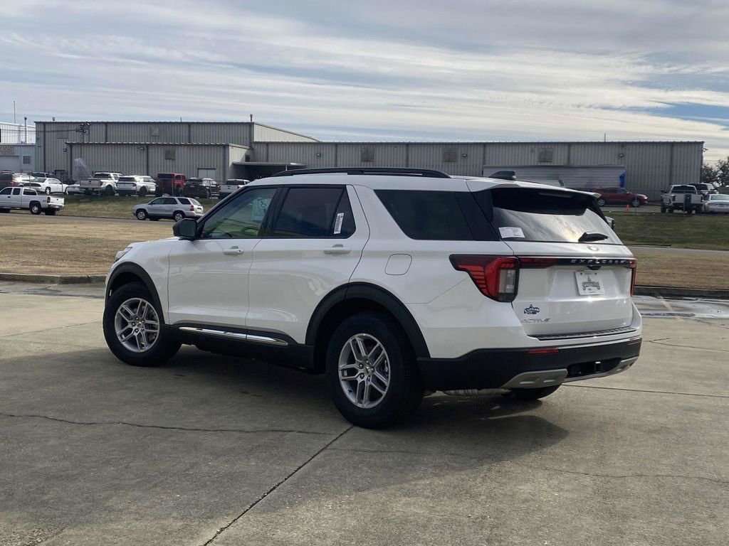 New 2025 Ford Explorer Active w/ Active Comfort Package image 6