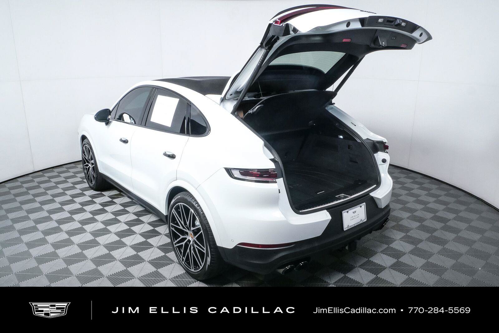 Used 2026 Porsche Cayenne Coupe AWD/4WD image 31