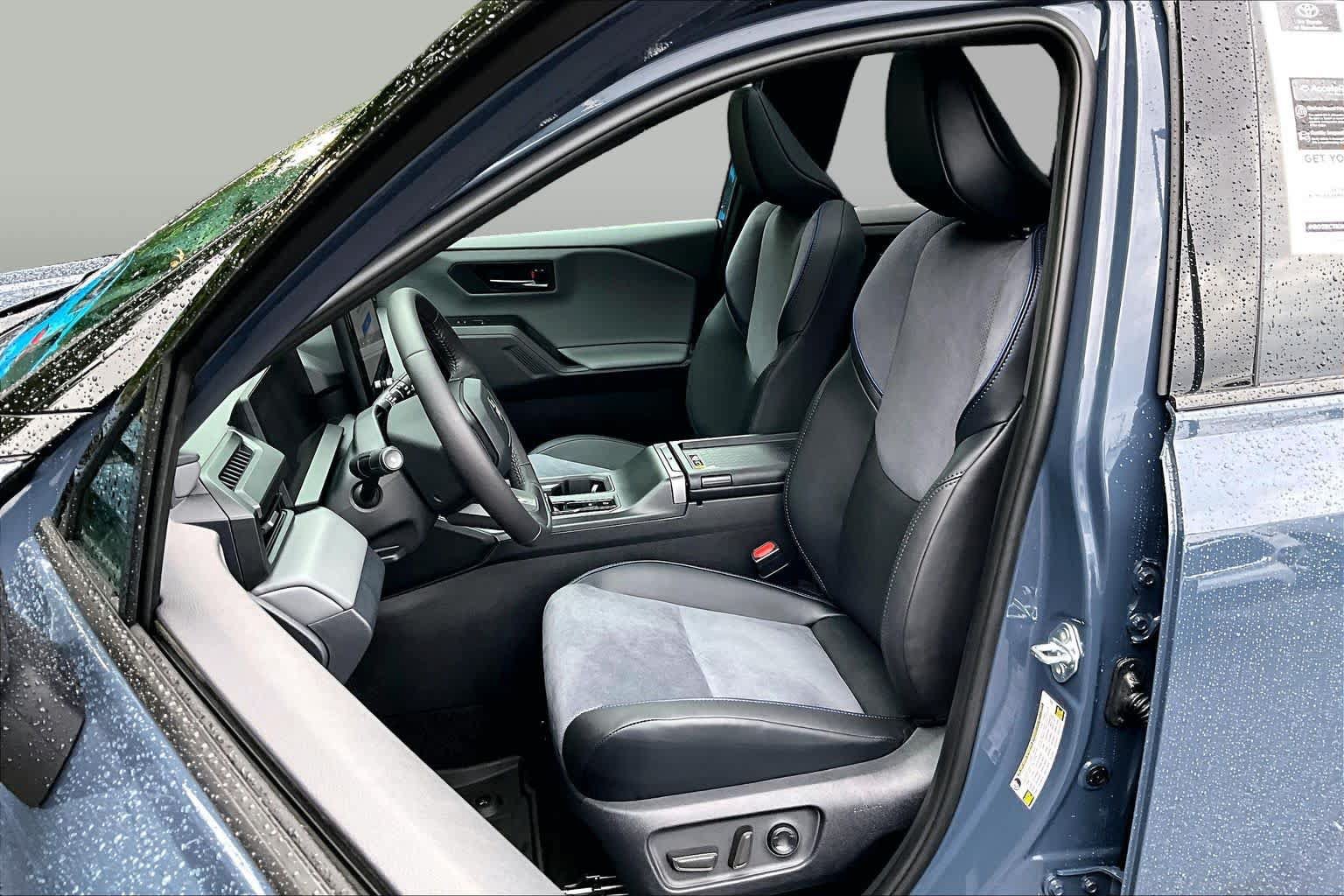 Used 2026 Toyota RAV4 XSE w/ Panoramic Sun Roof Package AWD/4WD image 9