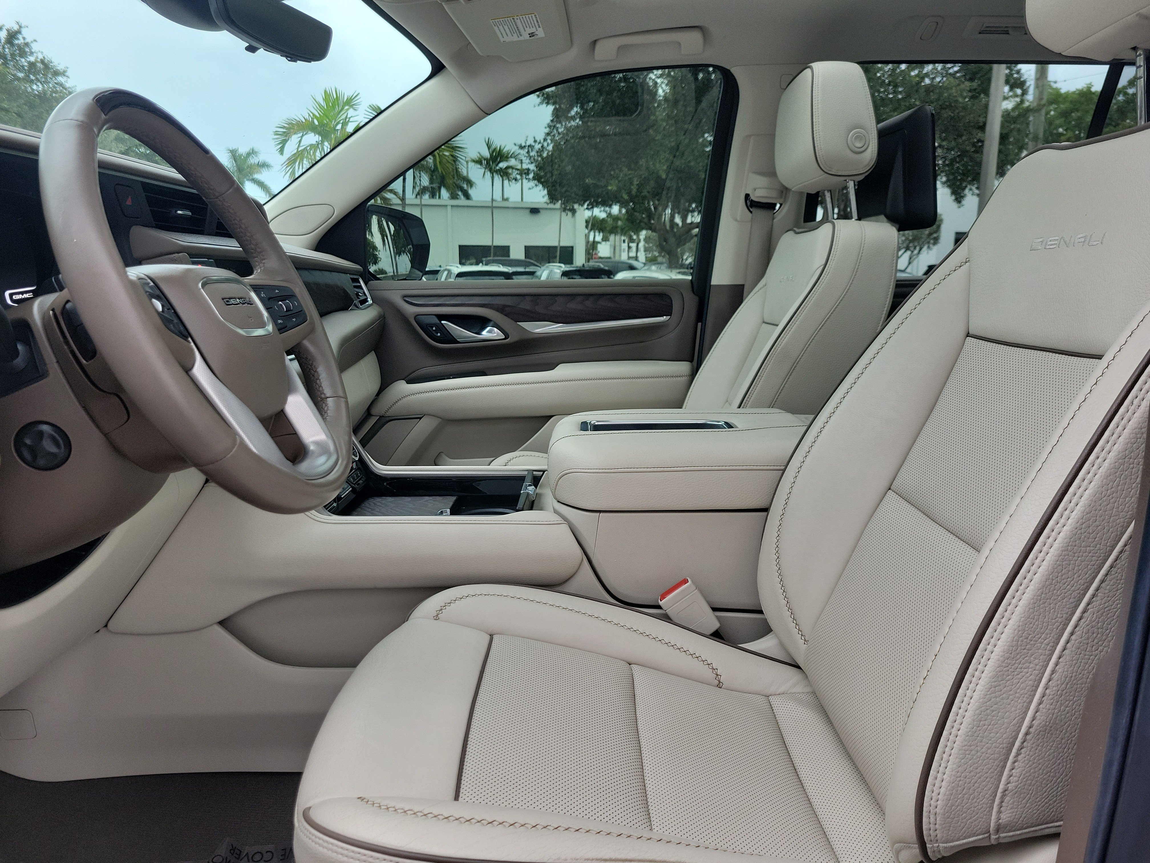 Used 2023 GMC Yukon Denali w/ Denali Reserve Package RWD image 20