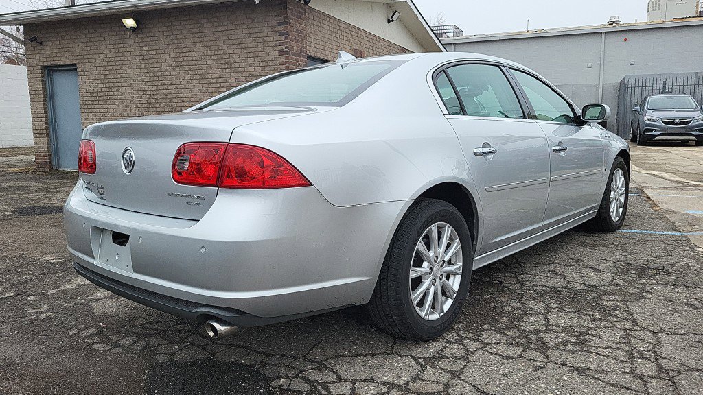 Used 2010 Buick Lucerne CXL w/ Driver Confidence Package image 9
