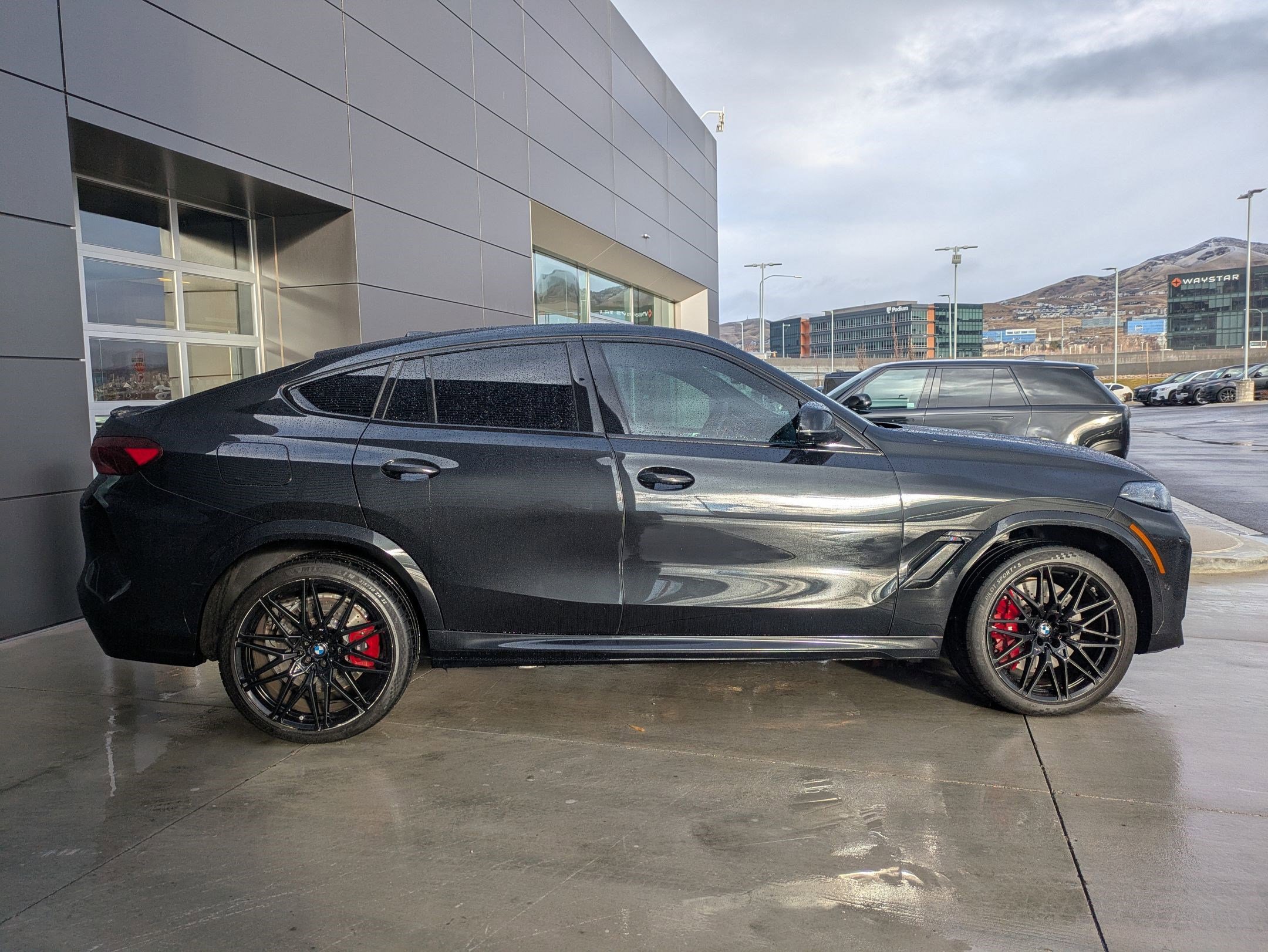 Used 2024 BMW X6 M Competition w/ Executive Package image 4
