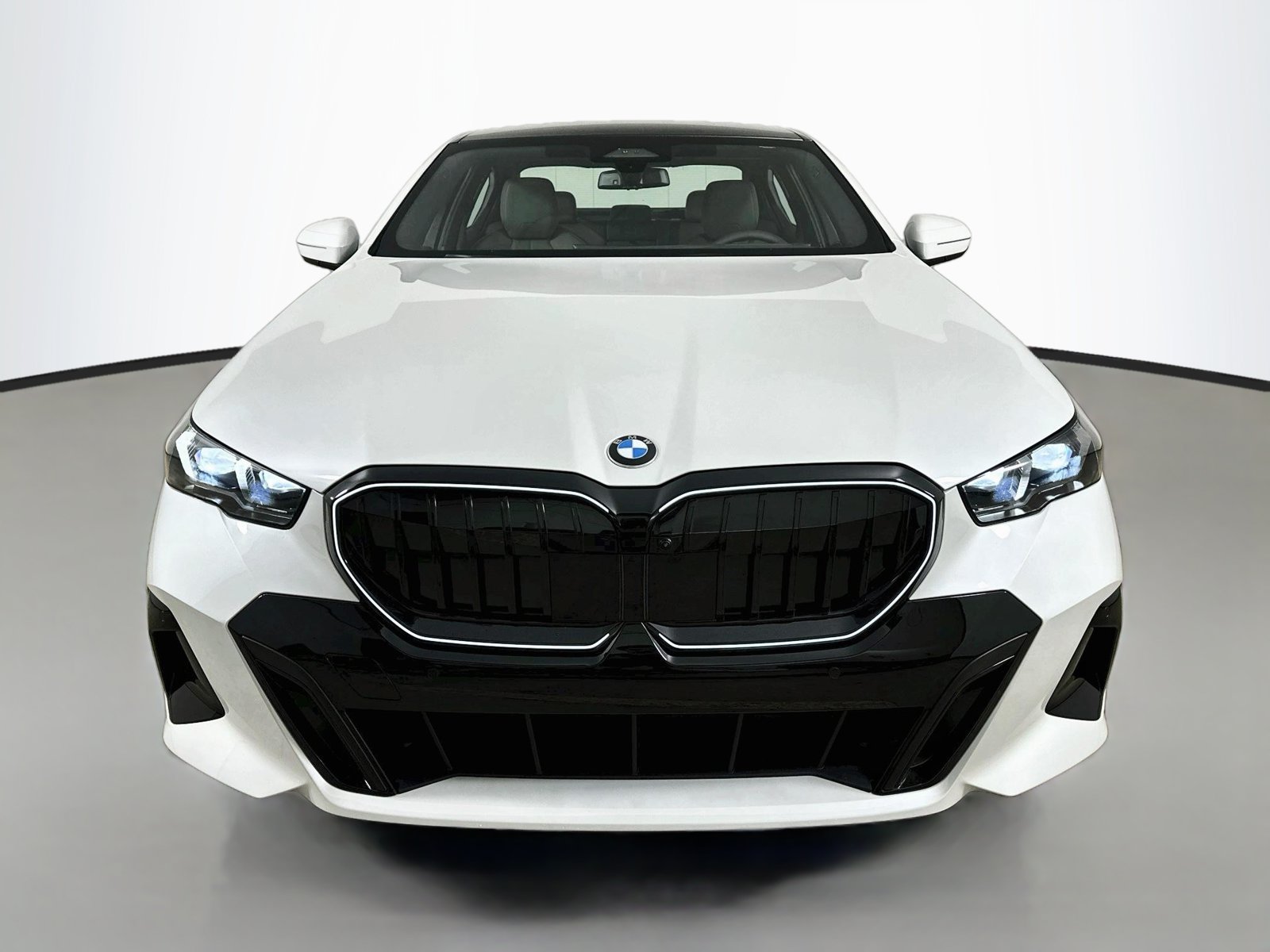 New 2027 BMW 530i xDrive w/ M Sport Package AWD/4WD image 2