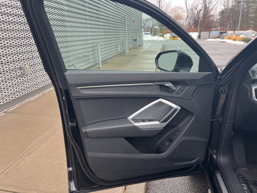 Used 2023 Audi Q3 2.0T Premium image 58