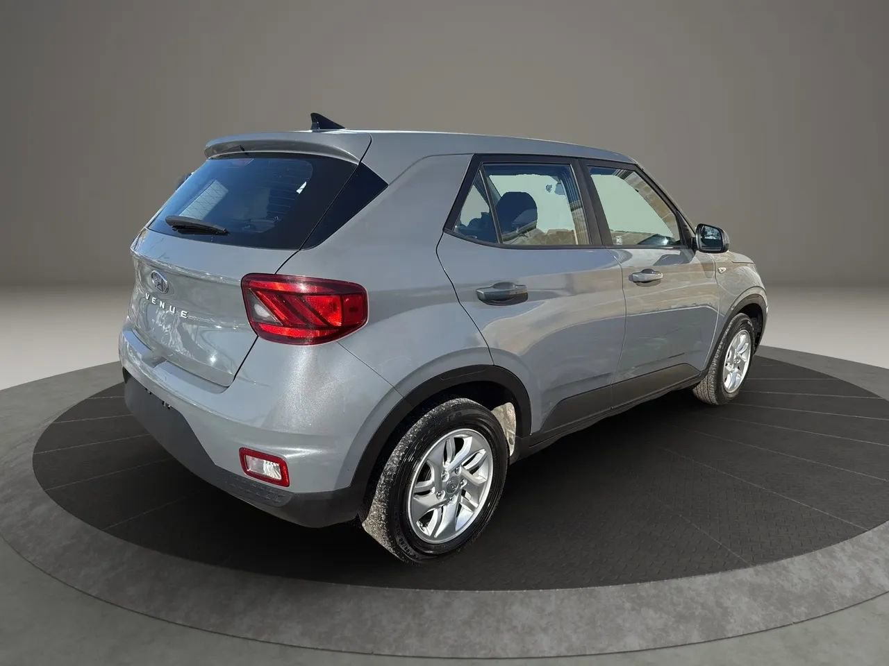 Used 2021 Hyundai Venue SE image 5