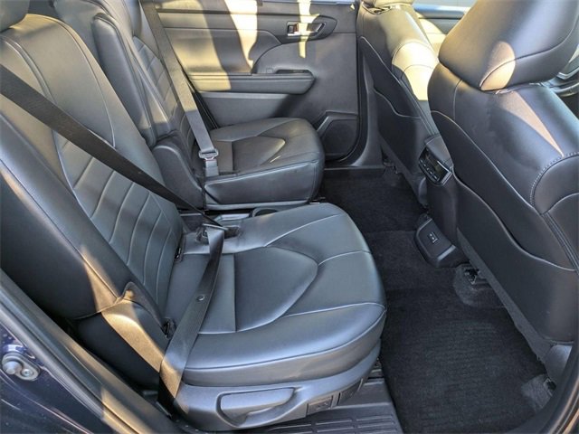 Used 2024 Toyota Highlander XLE image 26