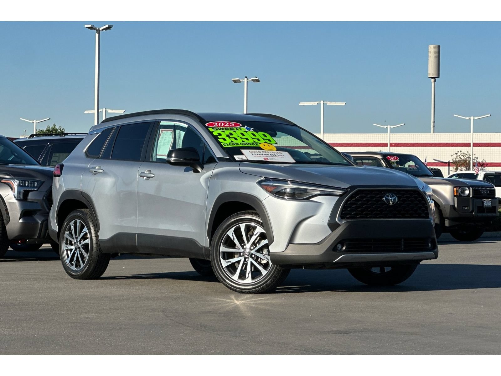 Used 2025 Toyota Corolla Cross XLE AWD/4WD image 2