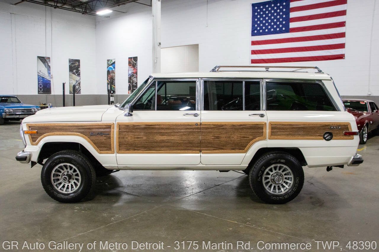 Used 1987 Jeep Grand Wagoneer AWD/4WD image 3
