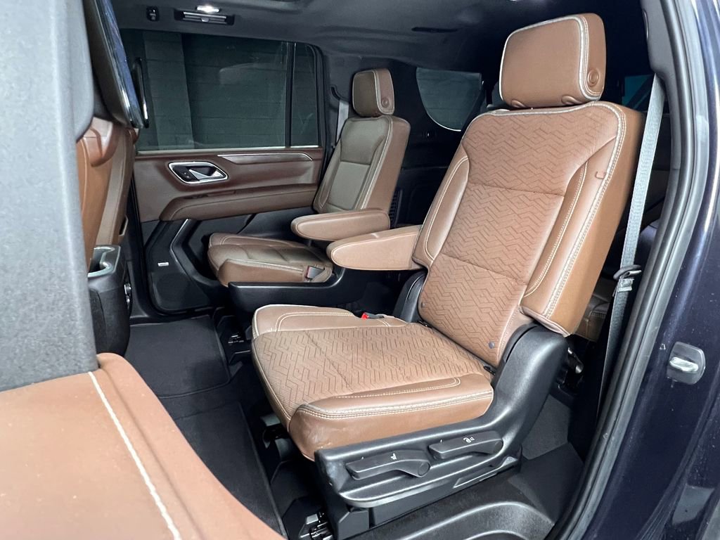 Used 2023 Chevrolet Suburban High Country w/ Advanced Technology Package image 22