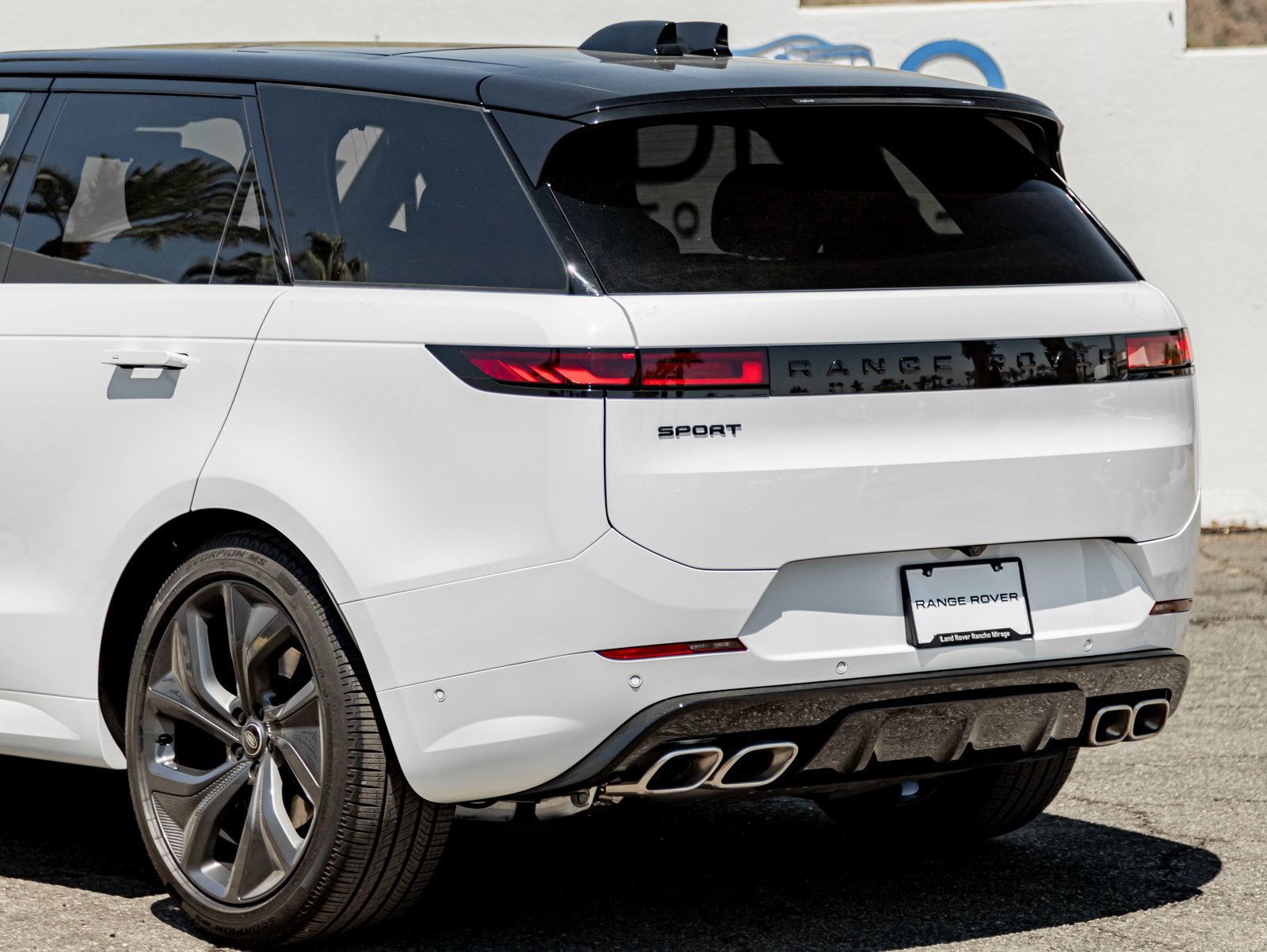 Used 2025 Land Rover Range Rover Sport Autobiography image 10