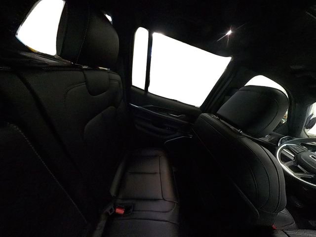New 2026 Jeep Grand Cherokee Limited w/ Limited Altitude Package AWD/4WD image 34
