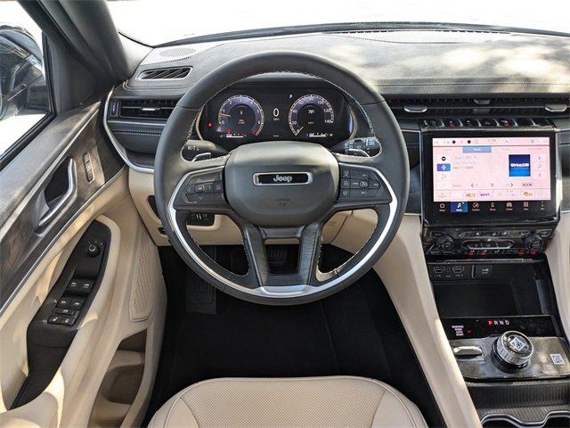 New 2025 Jeep Grand Cherokee Limited image 16