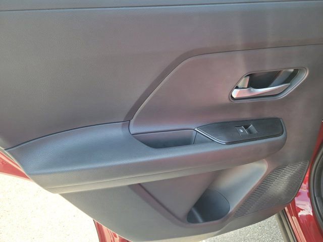 Certified 2026 Nissan Kicks SR FWD image 17