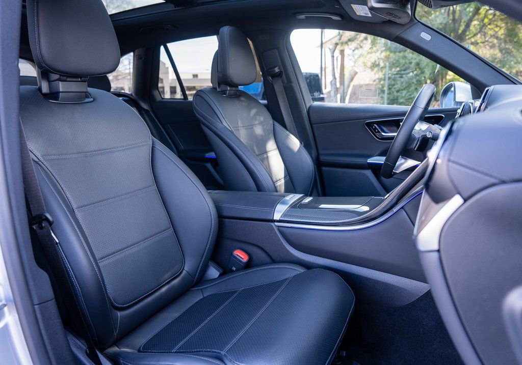 Used 2023 Mercedes-Benz GLC 300 4MATIC w/ Pinnacle Trim Package image 23