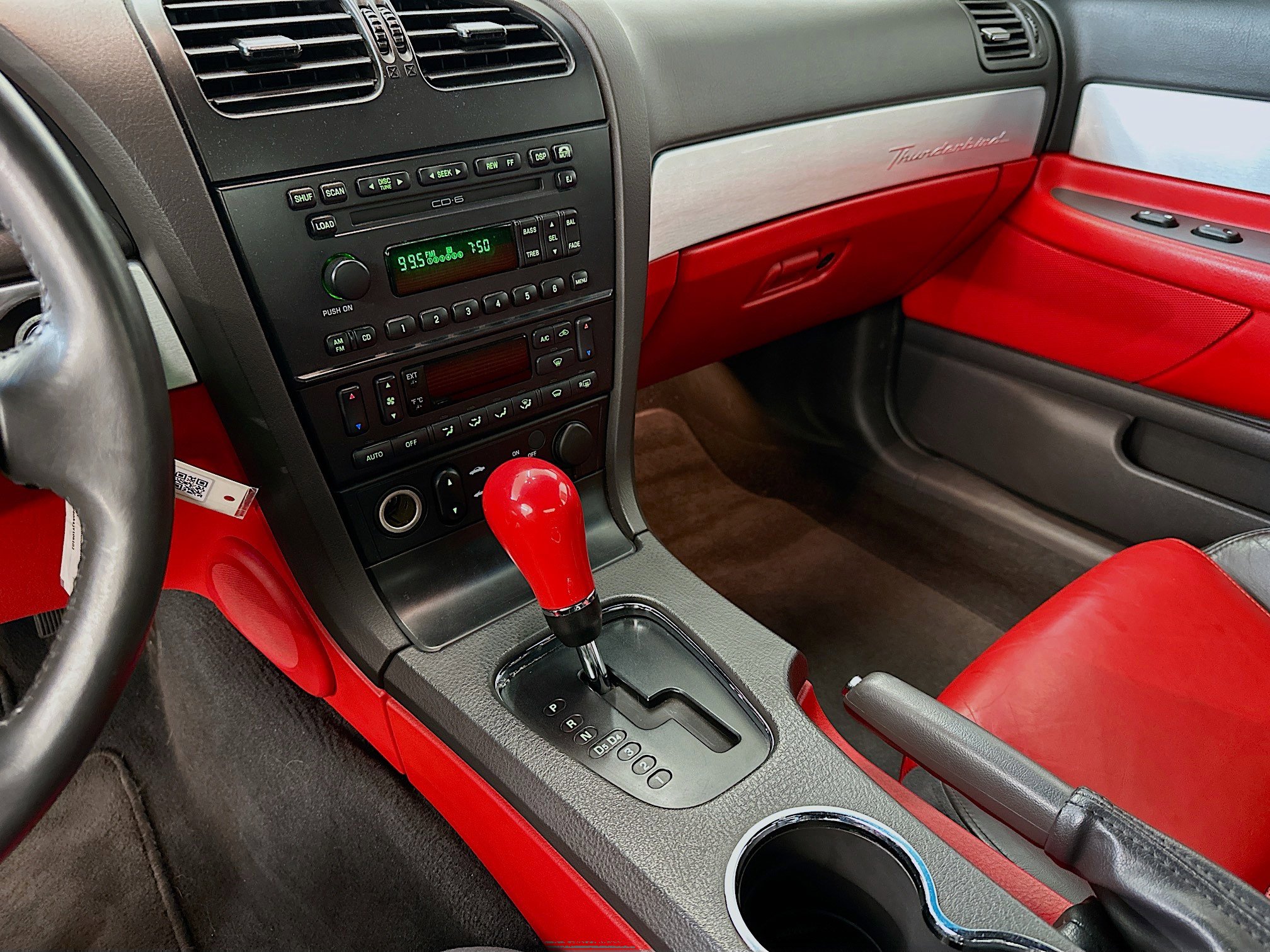 Used 2002 Ford Thunderbird image 23