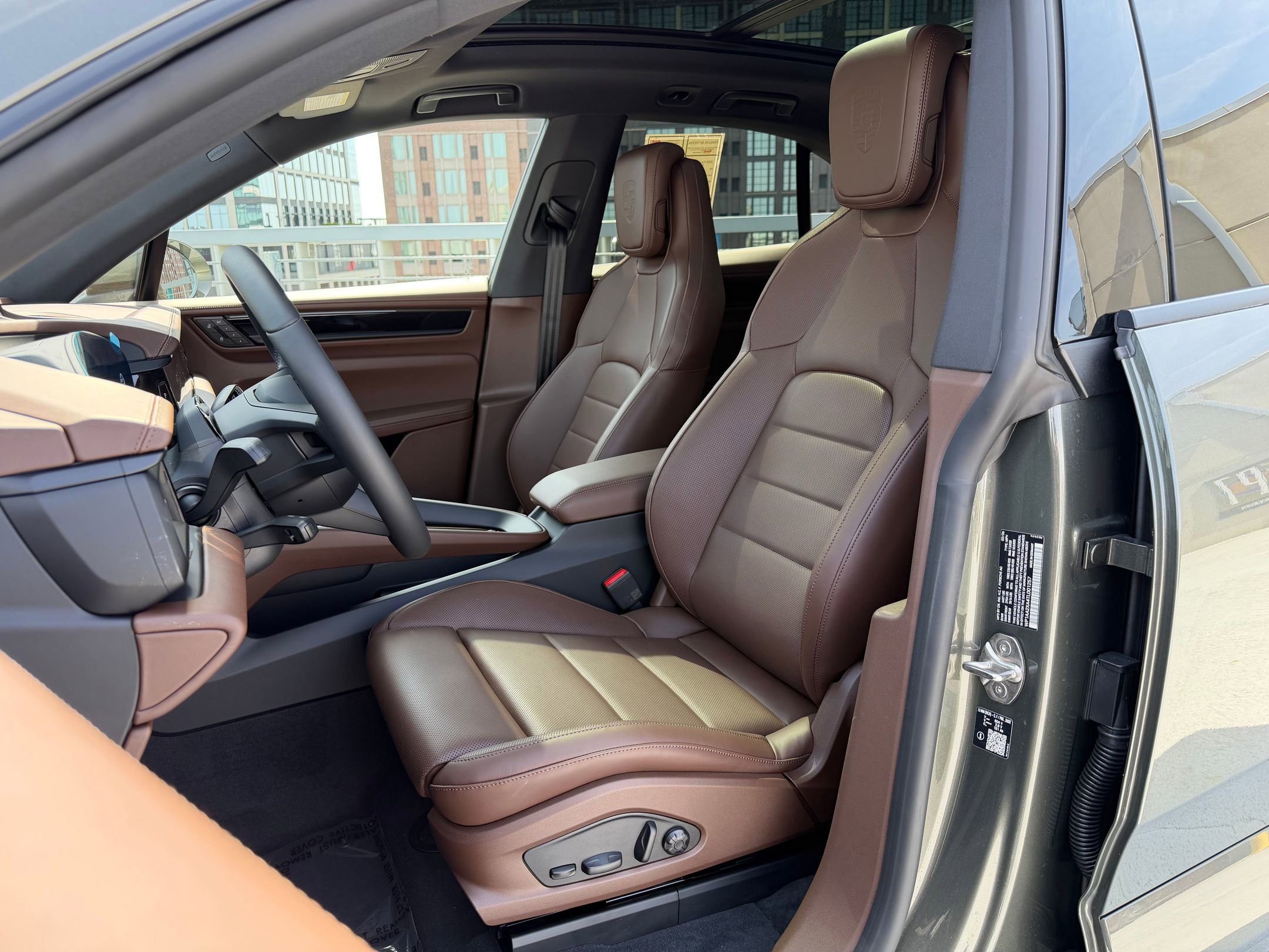 New 2026 Porsche Macan 4 Electric AWD/4WD image 5