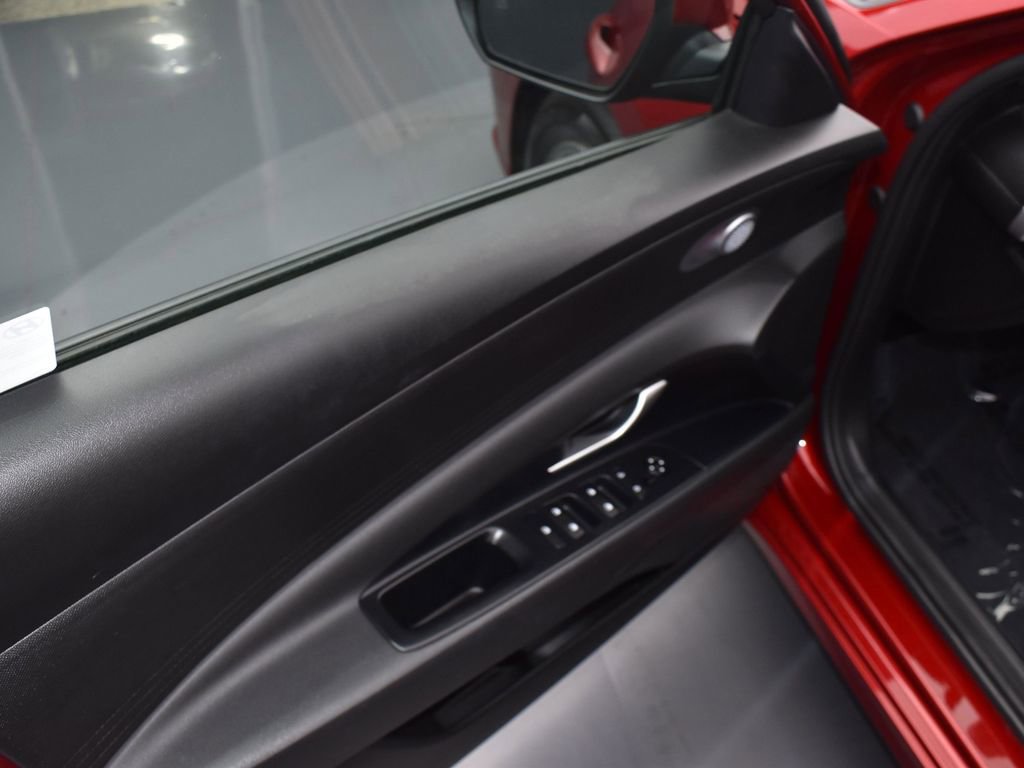 Used 2025 Hyundai Elantra SE image 13