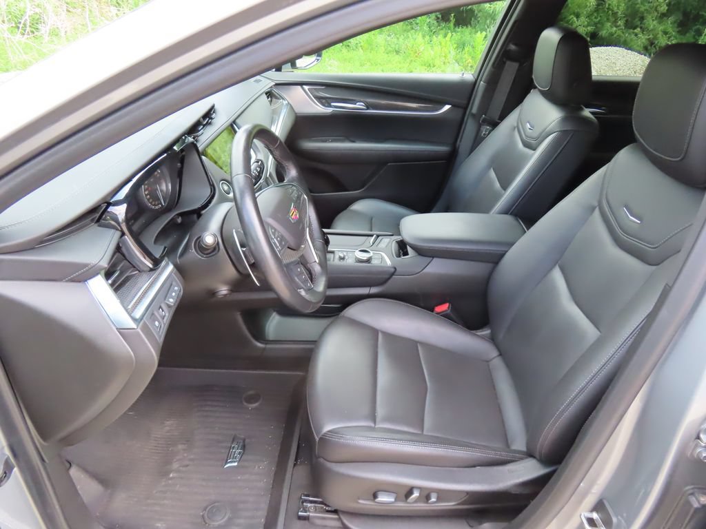 Used 2024 Cadillac XT5 Sportv w/ Technology Package AWD/4WD image 25