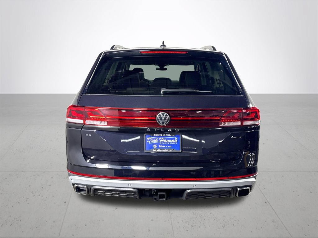 Certified 2025 Volkswagen Atlas Peak Edition SE AWD/4WD image 8