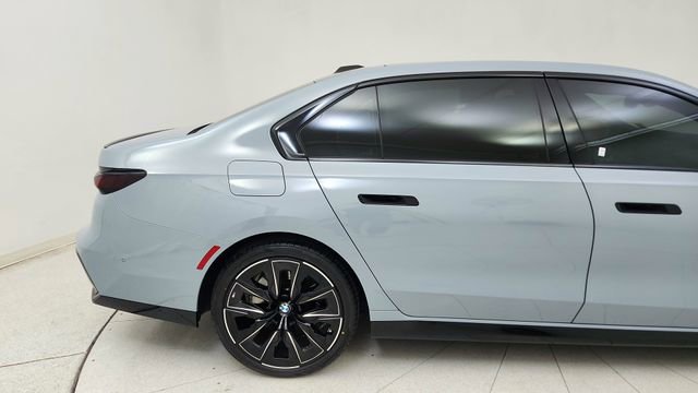 Used 2024 BMW 740i xDrive w/ Premium Package image 7