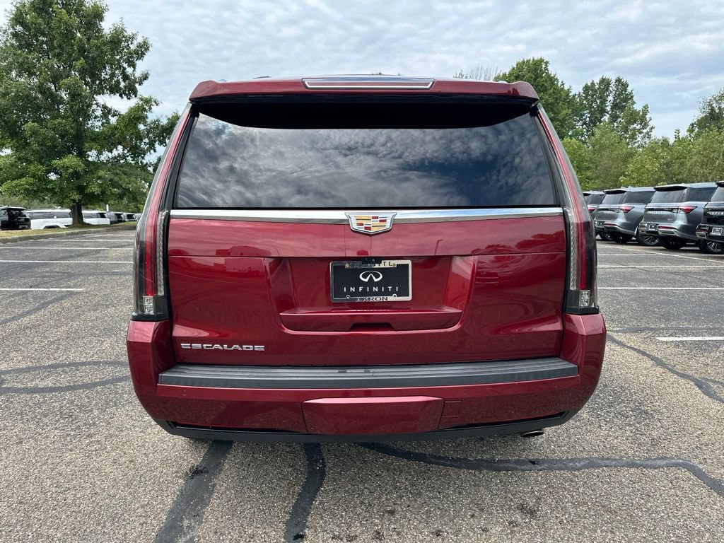 Used 2020 Cadillac Escalade Luxury AWD/4WD image 14